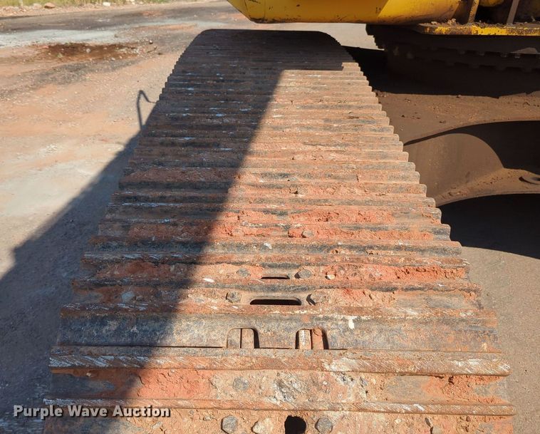 image for item MY9933 2006 Komatsu PC200LC-7  excavator