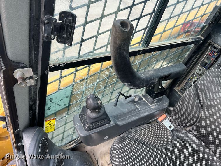 image for item NA9125 2020 Caterpillar 299D3  tracked skid steer loader
