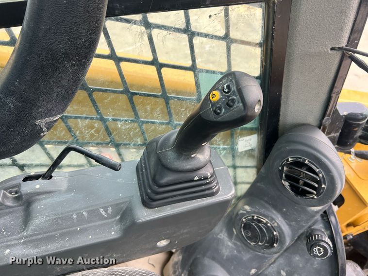 image for item NA9125 2020 Caterpillar 299D3  tracked skid steer loader