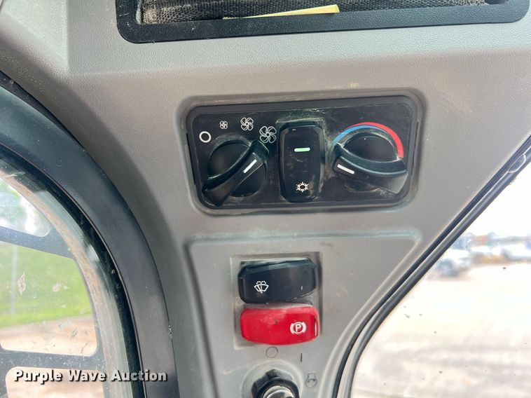 image for item NA9125 2020 Caterpillar 299D3  tracked skid steer loader