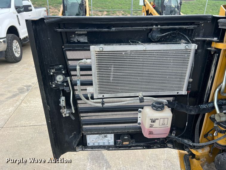 image for item NA9125 2020 Caterpillar 299D3  tracked skid steer loader