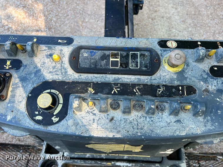 image for item NA9145 2007 JLG 400S  boom lift