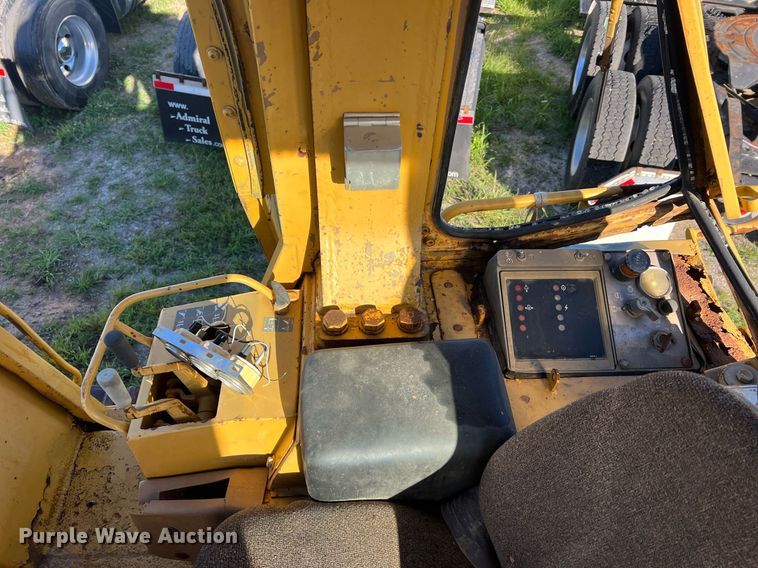 image for item NA9155 1989 Caterpillar 963 LGP  track loader