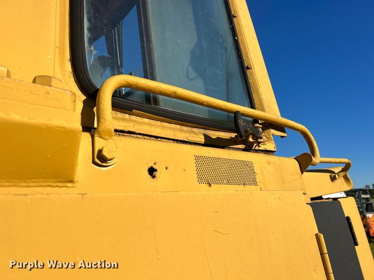 image for item NA9155 1989 Caterpillar 963 LGP  track loader