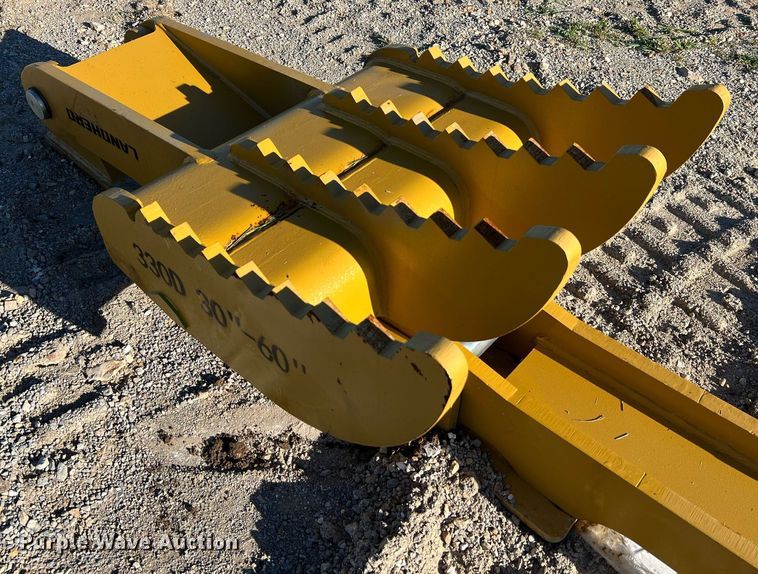 image for item NA9157 Landhero 330D  thumb