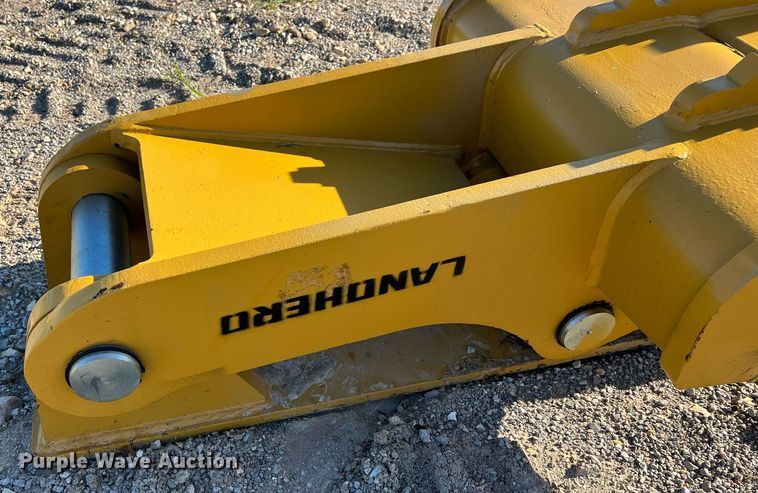 image for item NA9157 Landhero 330D  thumb