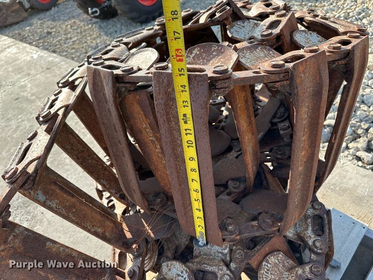 image for item NF9108 (2) Loegering 15"W over the tire steel tracks