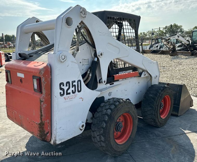image for item NF9119 2002 Bobcat S250  skid steer loader