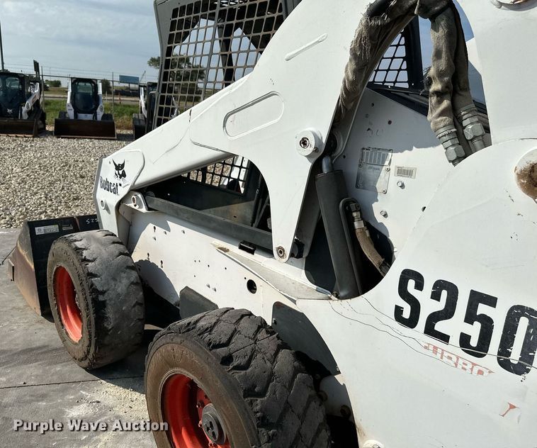image for item NF9119 2002 Bobcat S250  skid steer loader