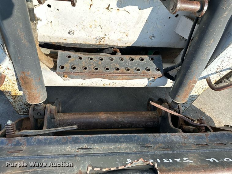 image for item NF9119 2002 Bobcat S250  skid steer loader