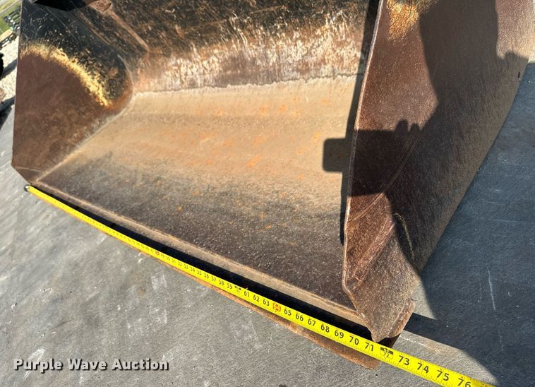 image for item NF9119 2002 Bobcat S250  skid steer loader