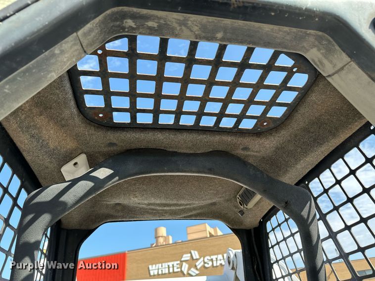 image for item NF9119 2002 Bobcat S250  skid steer loader