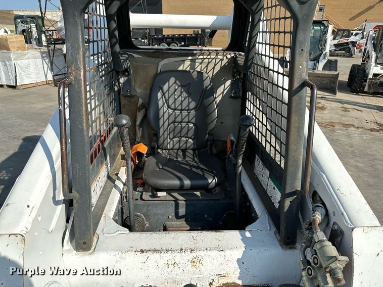image for item NF9119 2002 Bobcat S250  skid steer loader