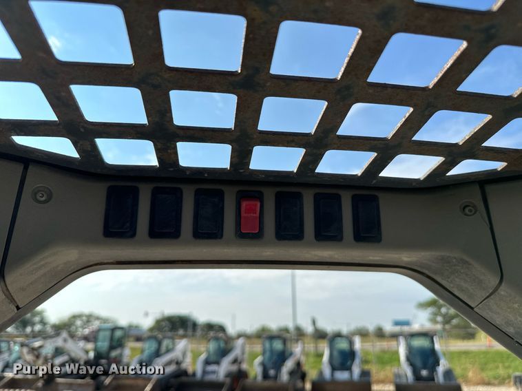 image for item NF9119 2002 Bobcat S250  skid steer loader