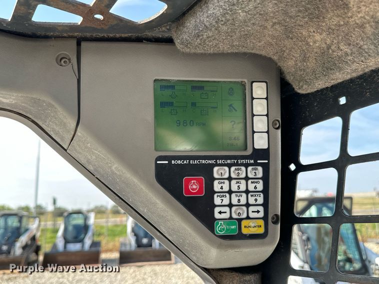 image for item NF9119 2002 Bobcat S250  skid steer loader