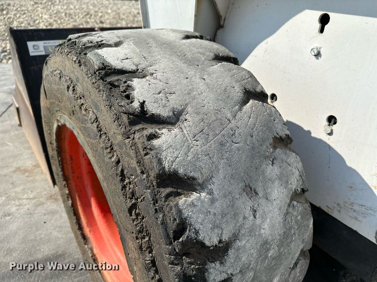 image for item NF9119 2002 Bobcat S250  skid steer loader