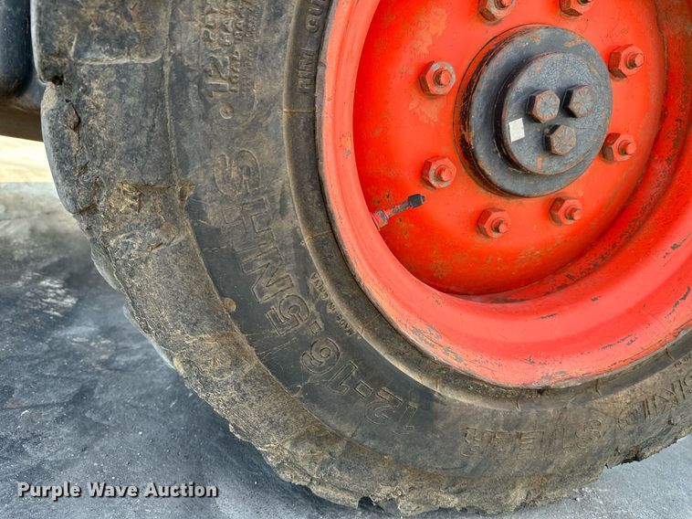 image for item NF9119 2002 Bobcat S250  skid steer loader