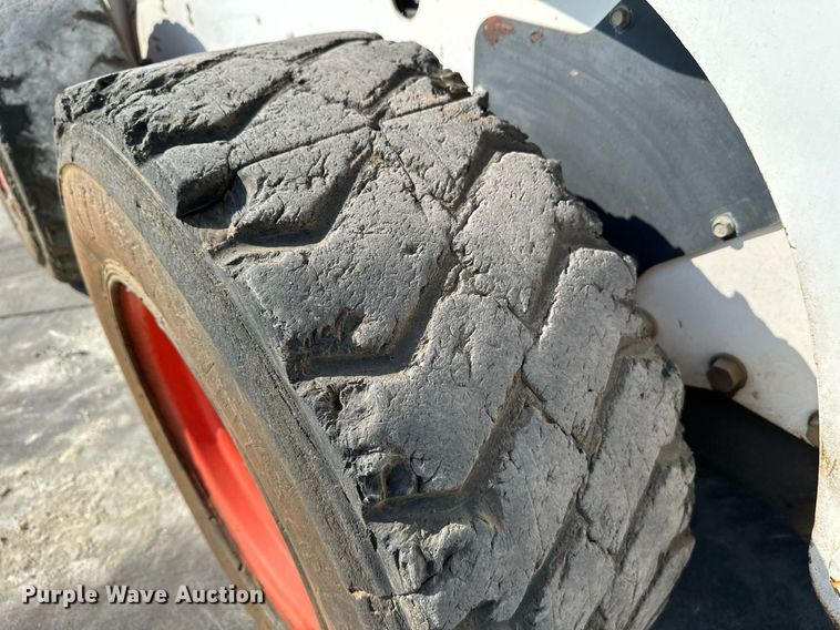 image for item NF9119 2002 Bobcat S250  skid steer loader