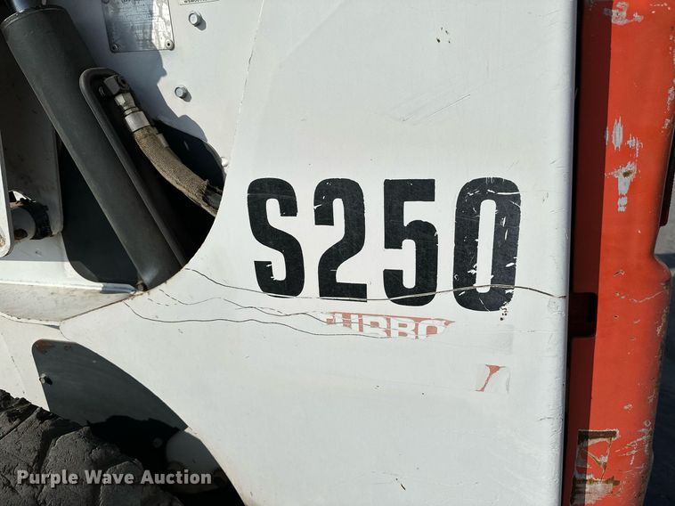 image for item NF9119 2002 Bobcat S250  skid steer loader