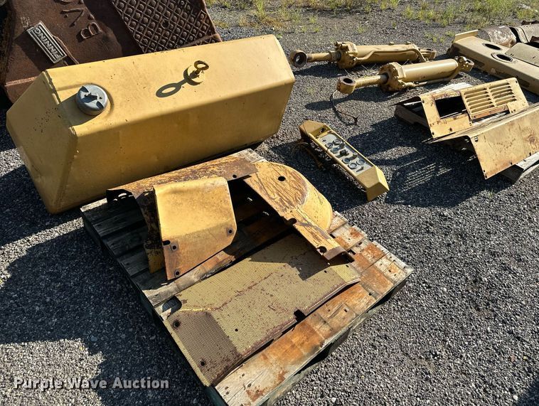 image for item NL9032 Caterpillar  977L parts