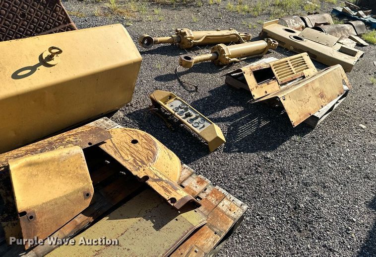 image for item NL9032 Caterpillar  977L parts