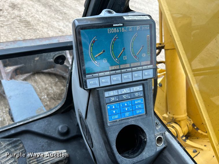 image for item NL9489 2011 Komatsu PC138USLC-8  excavator