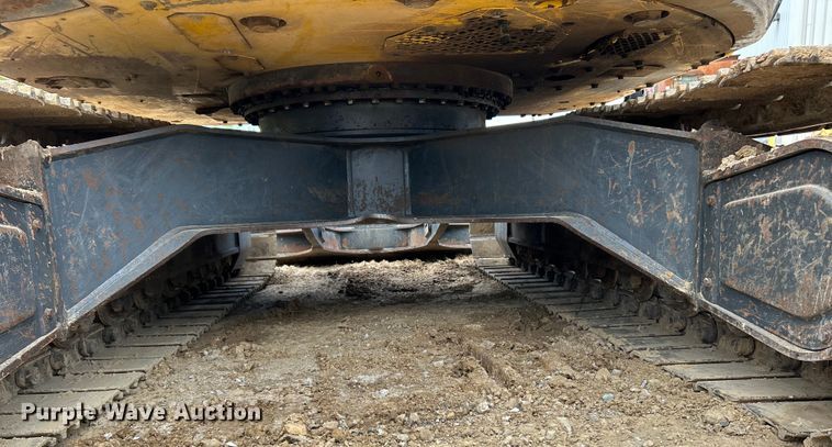image for item NL9489 2011 Komatsu PC138USLC-8  excavator