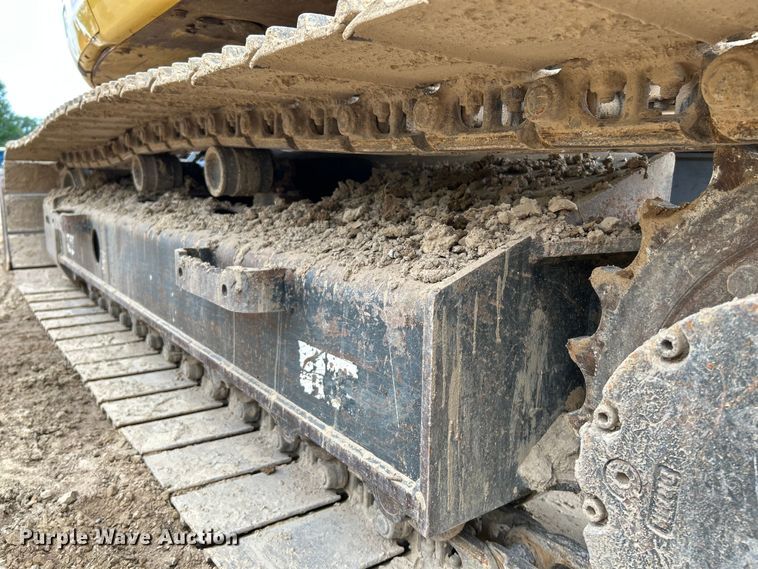 image for item NL9489 2011 Komatsu PC138USLC-8  excavator