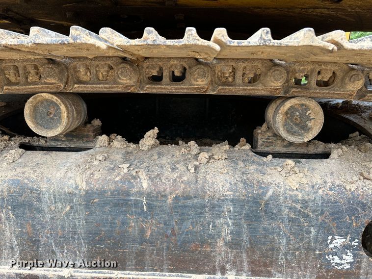 image for item NL9489 2011 Komatsu PC138USLC-8  excavator