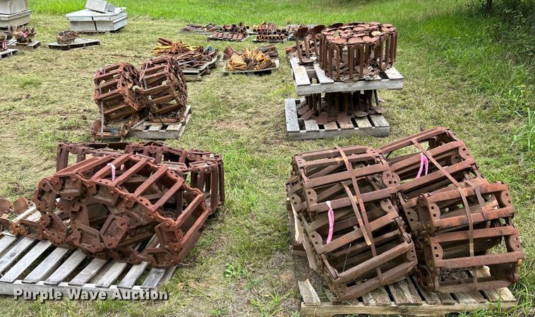 image for item NL9505 (8) over the tire steel tracks