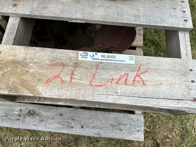 image for item NL9505 (8) over the tire steel tracks