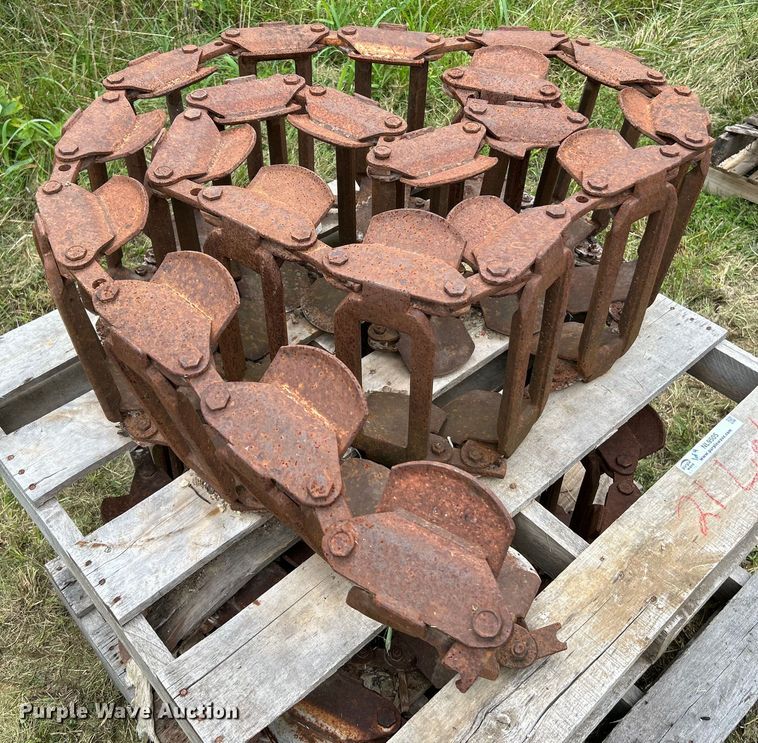 image for item NL9505 (8) over the tire steel tracks