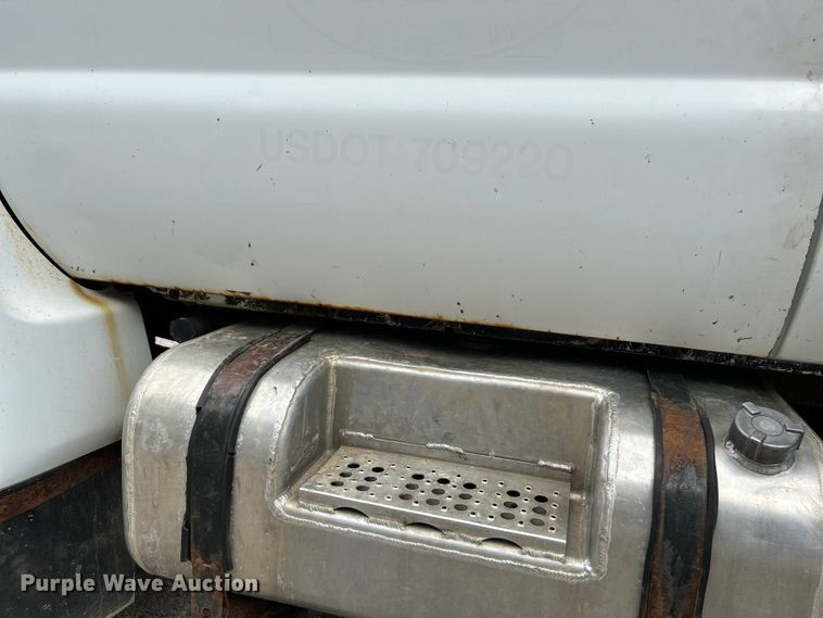 image for item NL9506 2000 Ford F650 XL Super Duty  dump truck