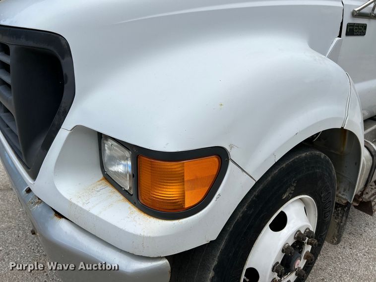 image for item NL9506 2000 Ford F650 XL Super Duty  dump truck