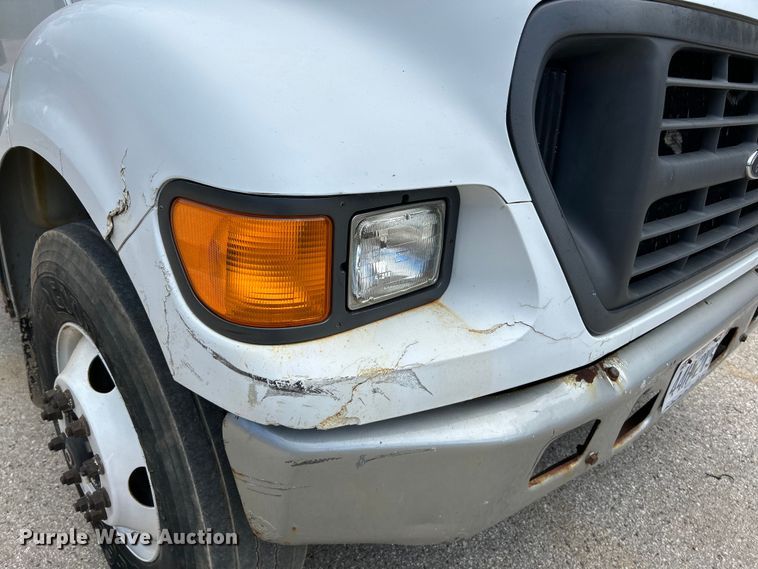 image for item NL9506 2000 Ford F650 XL Super Duty  dump truck