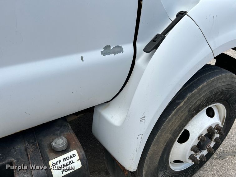 image for item NL9506 2000 Ford F650 XL Super Duty  dump truck