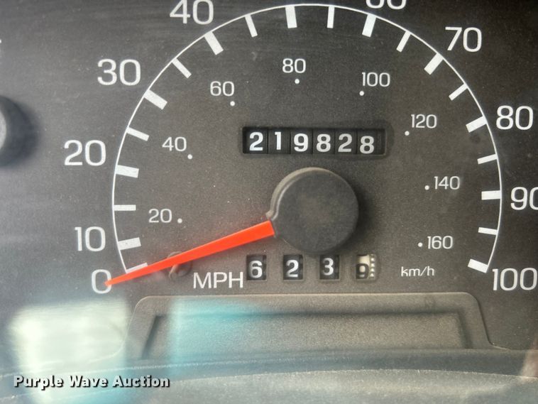 image for item NL9506 2000 Ford F650 XL Super Duty  dump truck