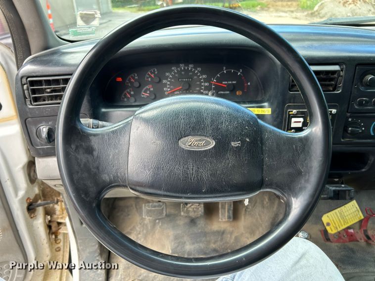 image for item NL9506 2000 Ford F650 XL Super Duty  dump truck