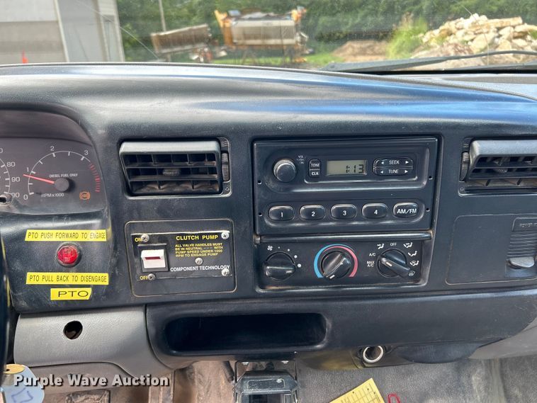 image for item NL9506 2000 Ford F650 XL Super Duty  dump truck