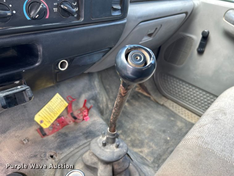 image for item NL9506 2000 Ford F650 XL Super Duty  dump truck