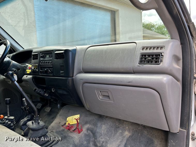 image for item NL9506 2000 Ford F650 XL Super Duty  dump truck