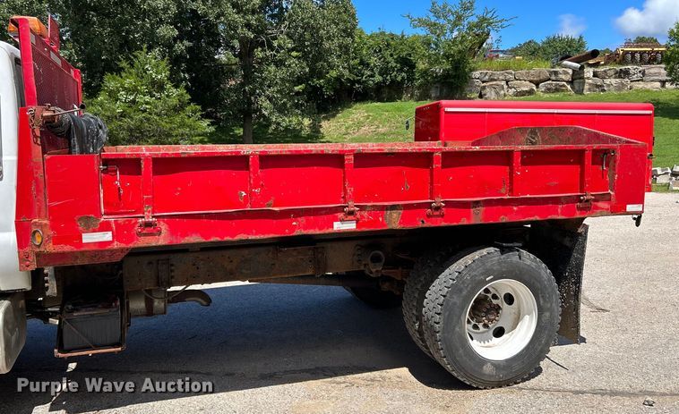 image for item NL9506 2000 Ford F650 XL Super Duty  dump truck