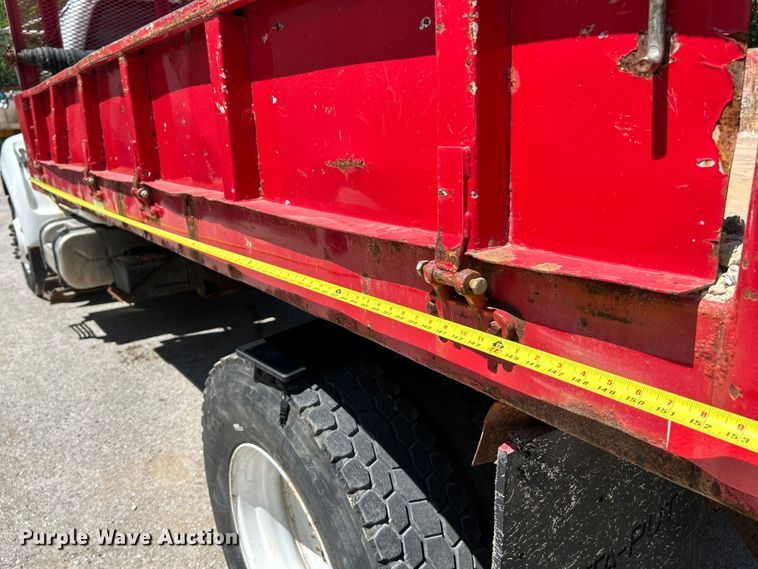 image for item NL9506 2000 Ford F650 XL Super Duty  dump truck