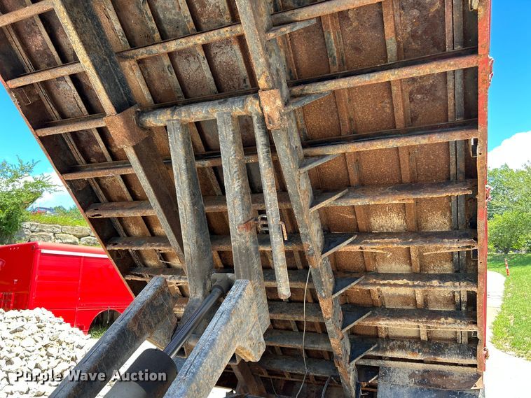 image for item NL9506 2000 Ford F650 XL Super Duty  dump truck