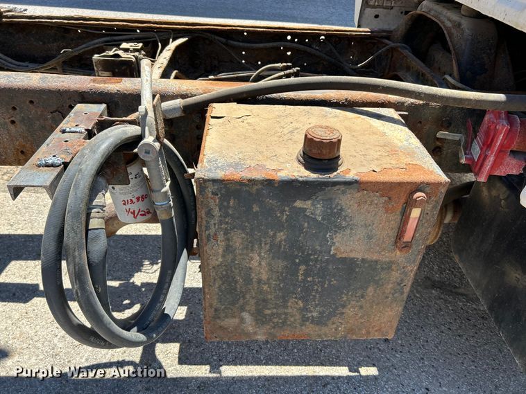 image for item NL9506 2000 Ford F650 XL Super Duty  dump truck