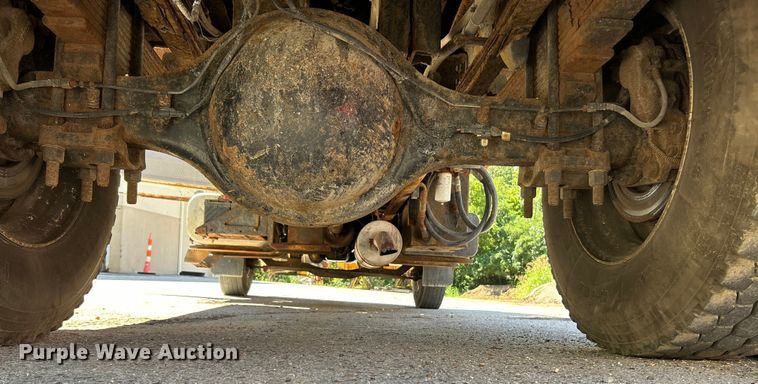 image for item NL9506 2000 Ford F650 XL Super Duty  dump truck