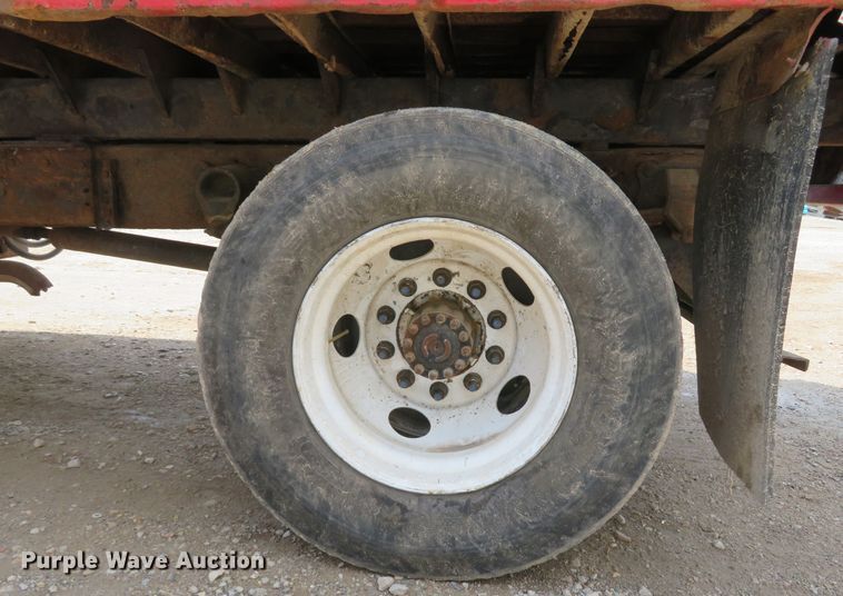 image for item NL9506 2000 Ford F650 XL Super Duty  dump truck