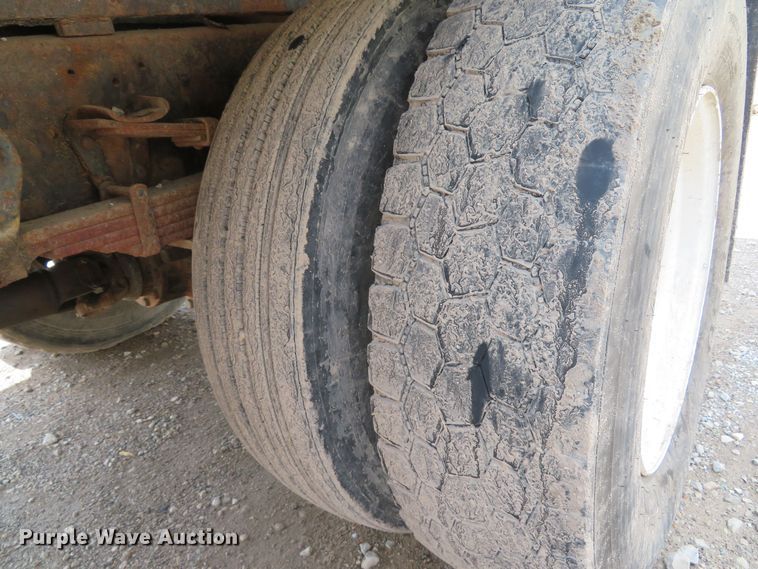 image for item NL9506 2000 Ford F650 XL Super Duty  dump truck