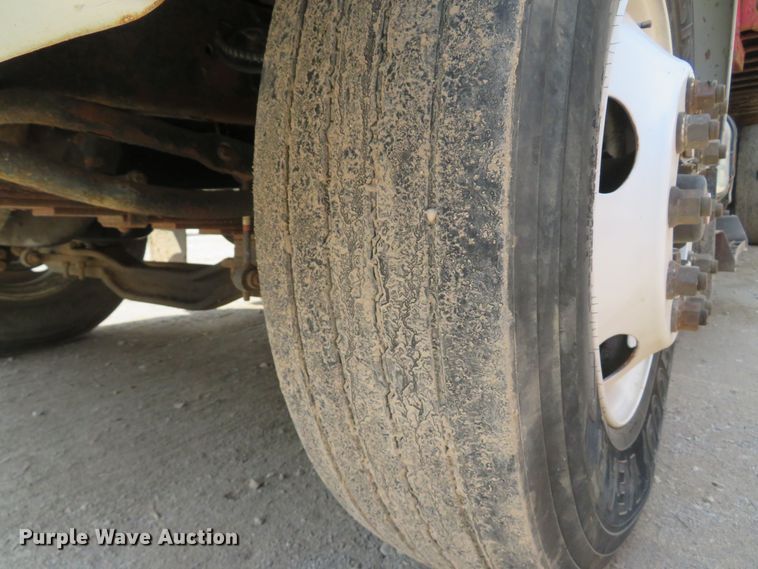 image for item NL9506 2000 Ford F650 XL Super Duty  dump truck