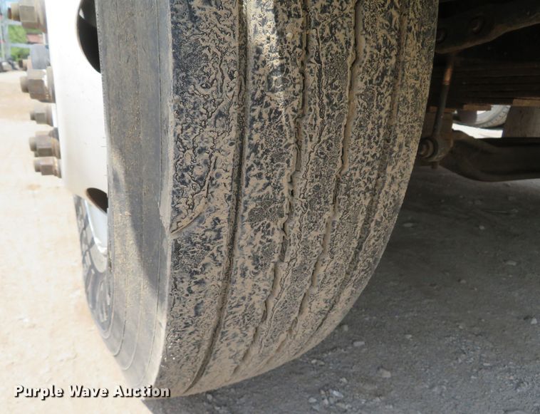 image for item NL9506 2000 Ford F650 XL Super Duty  dump truck